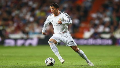 开云电竞登录-球迷互动：粉丝投票选出年度最爱球员，球队粉丝数量排名